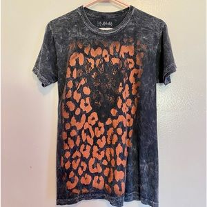 Def leopard t shirt, size small